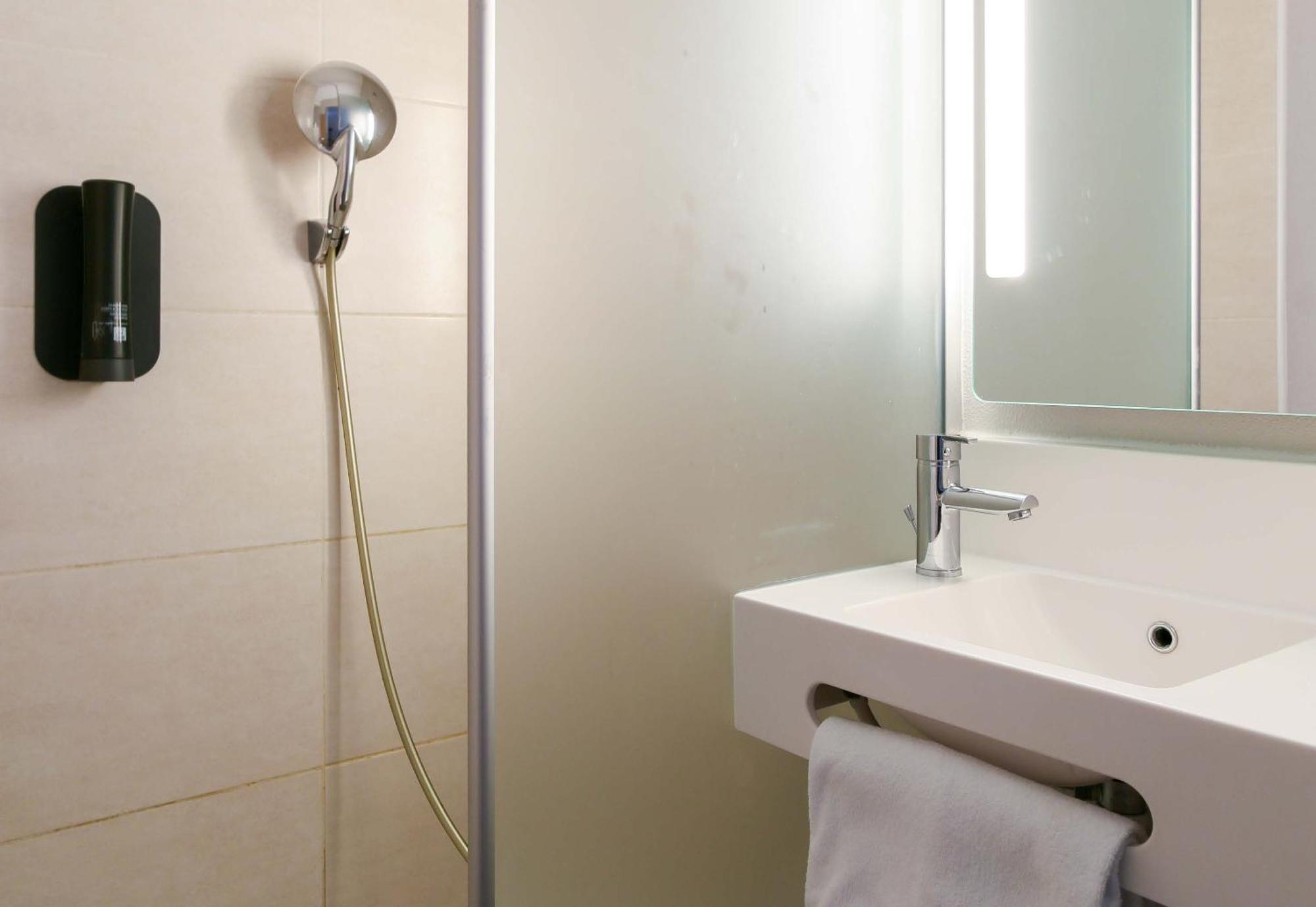 B&B Hotel Marseille La Valentine St Menet Екстериор снимка
